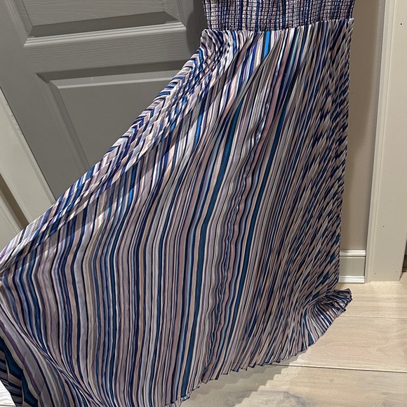 White House Black Market Navy and Warm Tones Gold Striped Halter Dress - Picture 14 of 15